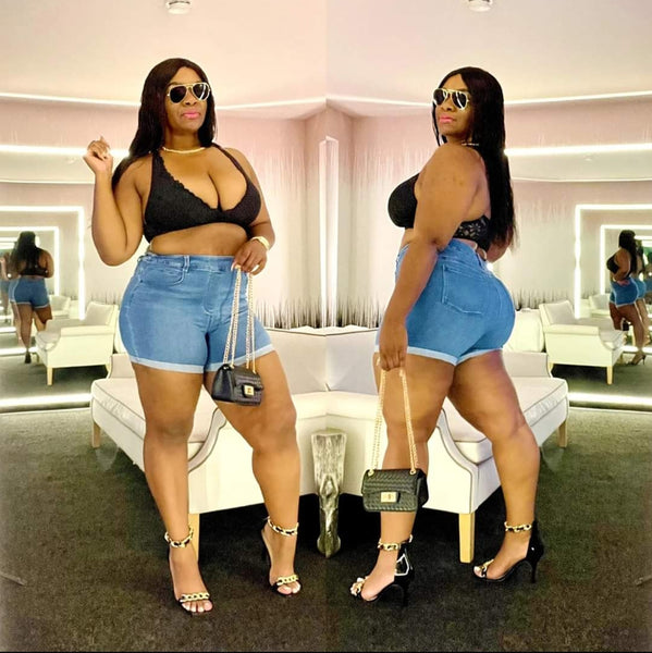 Plus Size Curvy Outfit | Blue Jean Short Shorts Black Crop Top | Sahara Las Vegas Casino