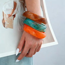 Load image into Gallery viewer, FAXHION Chunky Resin Acrylic Bangle Bracelets for Women, Colorful Wide Geometric Bangles Set, Statement Stackable Bracelet Jewelry Gift